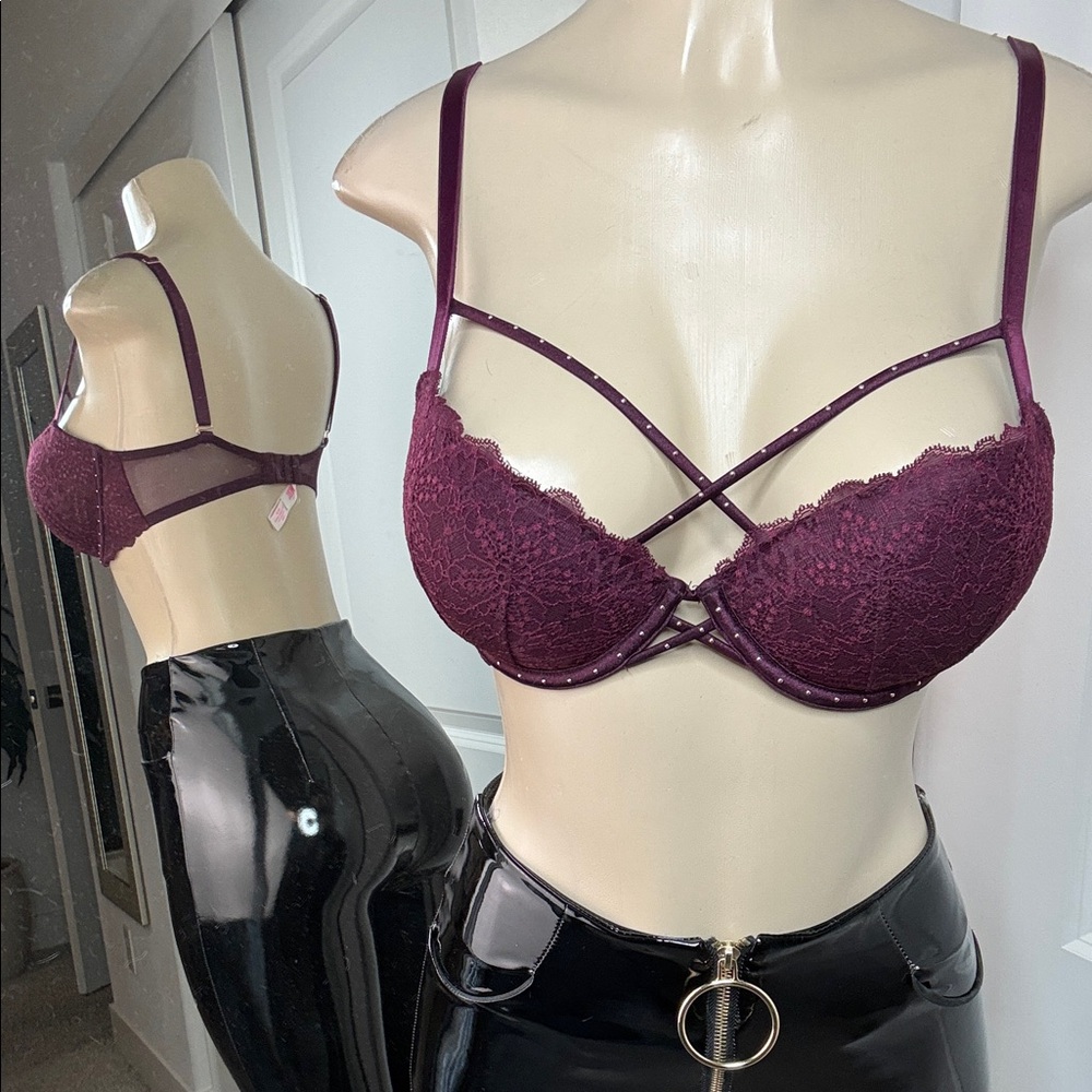 Elegant Lace Strappy Victoria secret Pink date push-up 32DD Bra in Burgundy